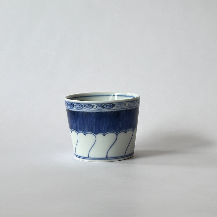 Blue and white soba sake cup