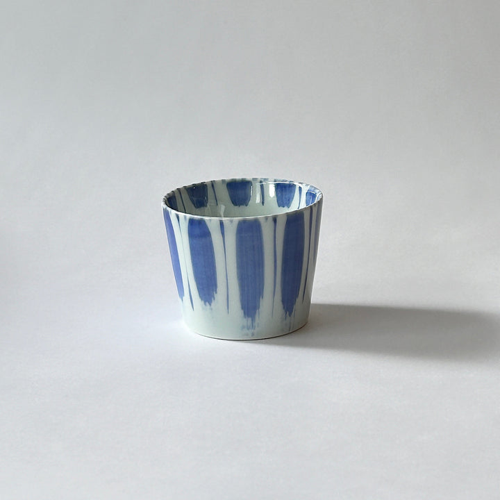 Blue and white soba sake cup