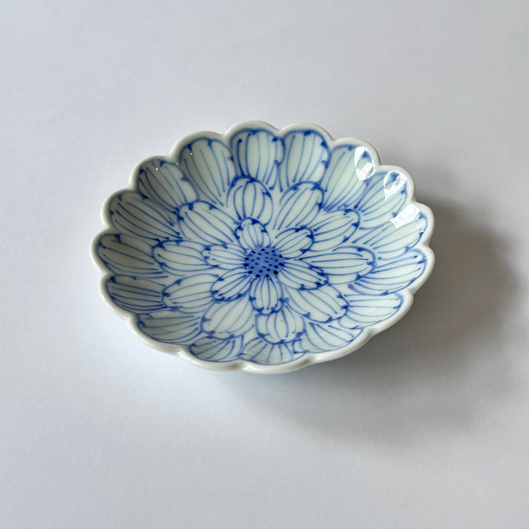 Peony and chrysanthemum shaped 3.5 inch plate
