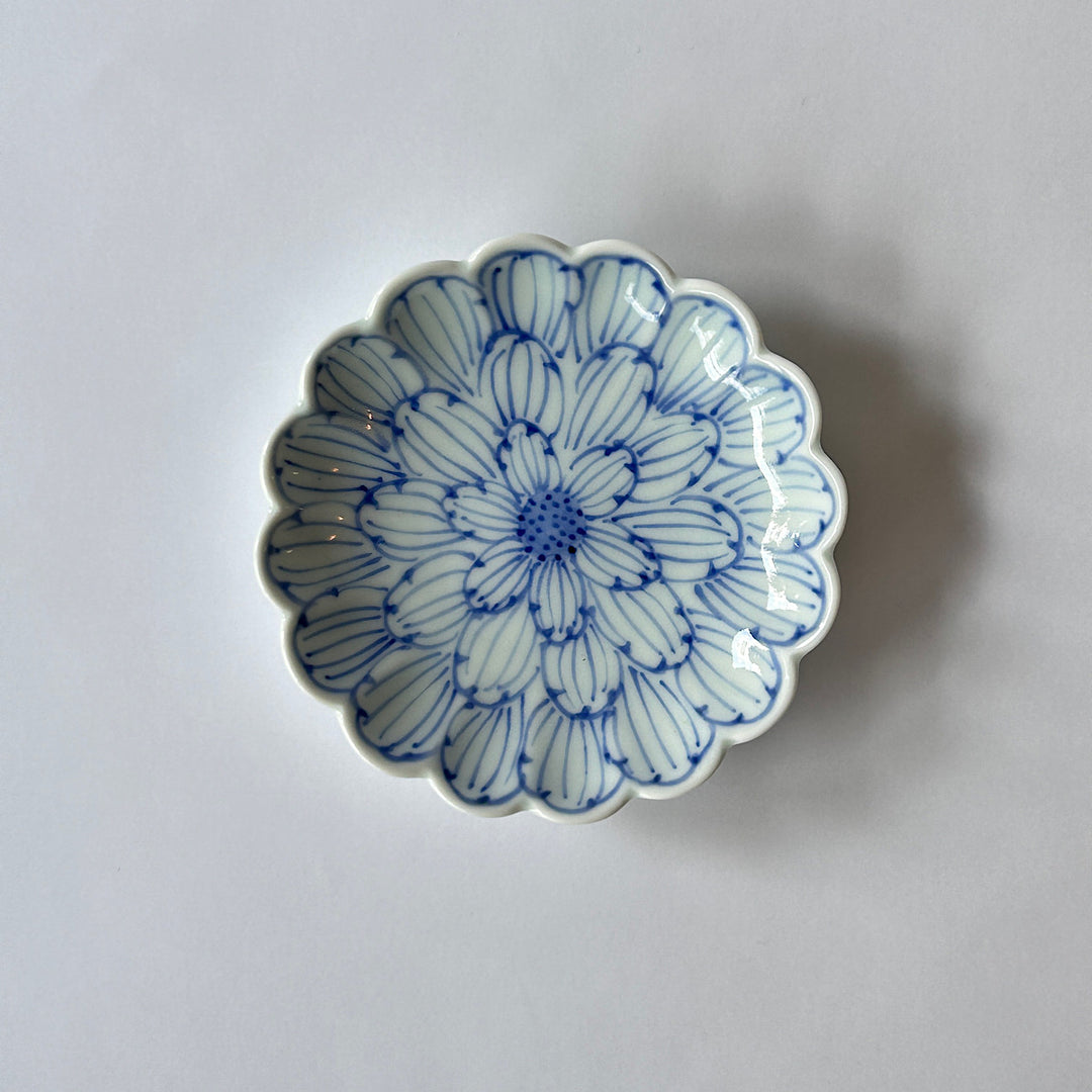 Peony and chrysanthemum shaped 3.5 inch plate