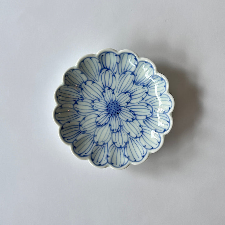 Peony and chrysanthemum shaped 3.5 inch plate
