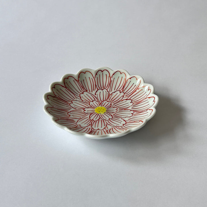 Peony and chrysanthemum shaped 3.5 inch plate