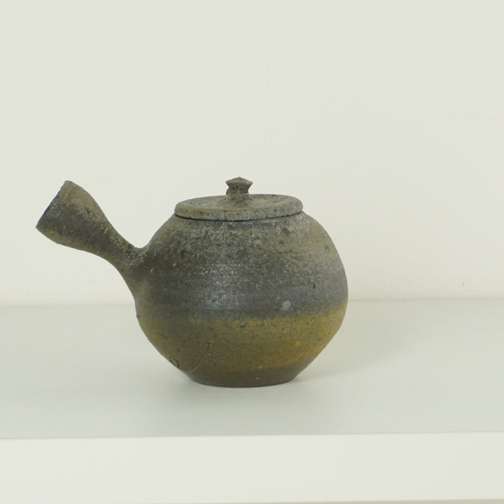 Yakishime pot
