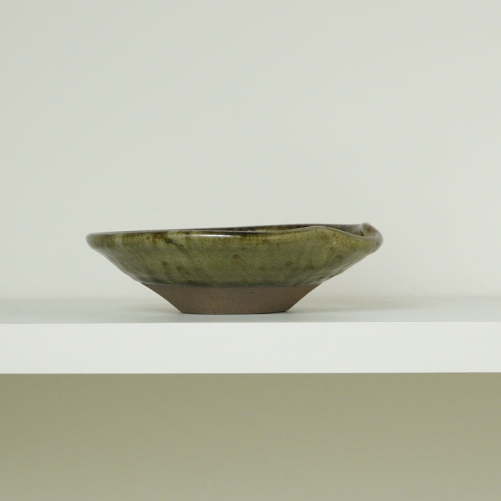 Kasagake Spouted Shallow Bowl