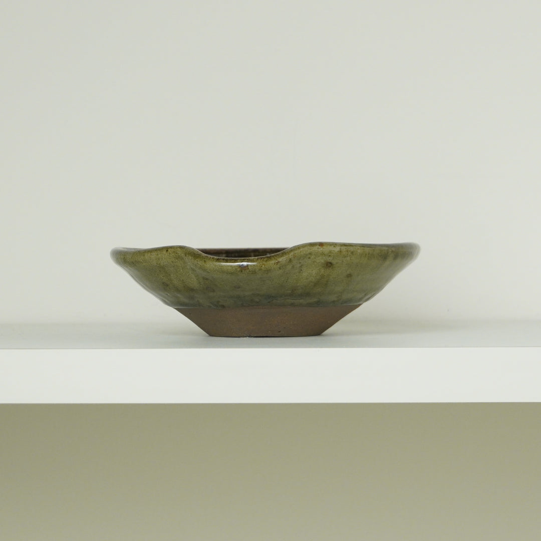 Kasagake Spouted Shallow Bowl