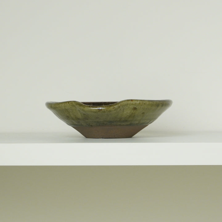 Kasagake Spouted Shallow Bowl