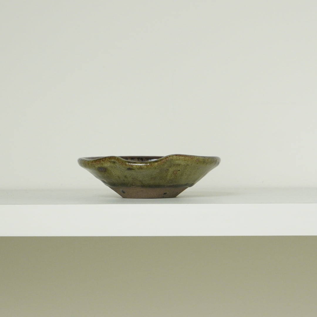 Kasagake Spouted Shallow Bowl
