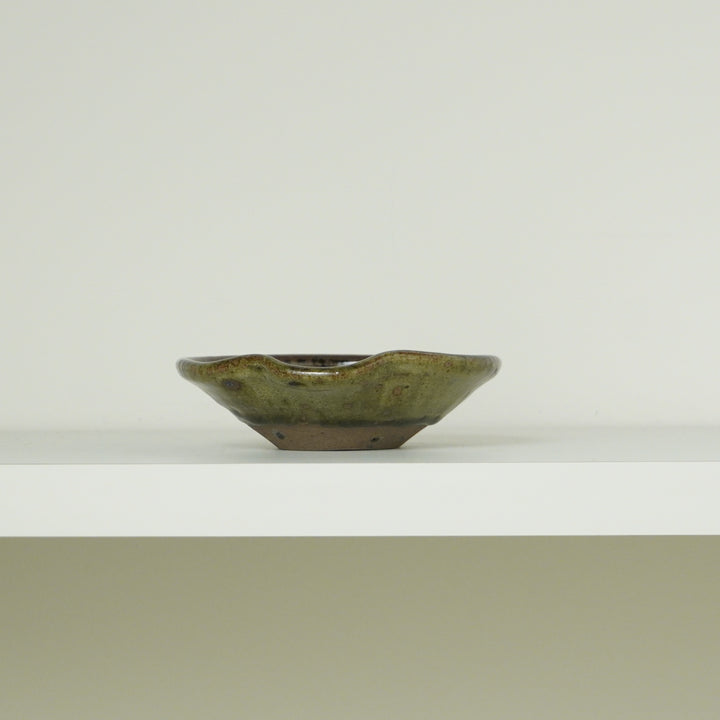 Kasagake Spouted Shallow Bowl
