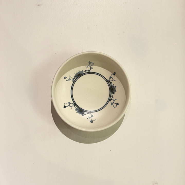 染付花文丸鉢