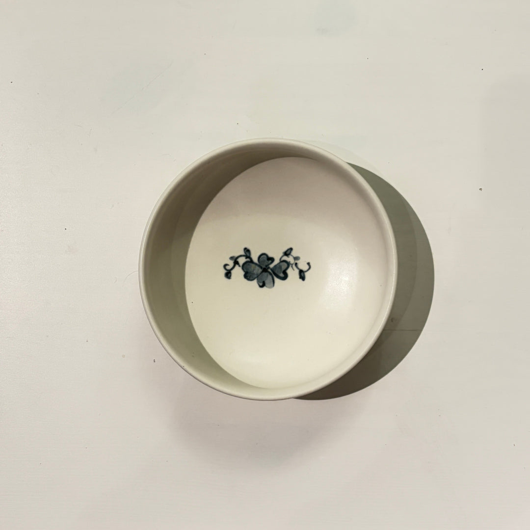 染付花文丸鉢