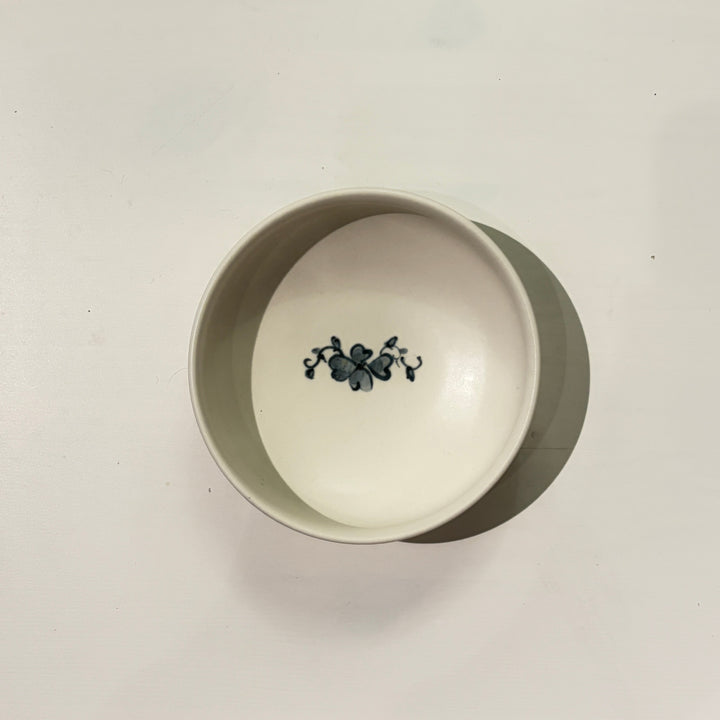 染付花文丸鉢