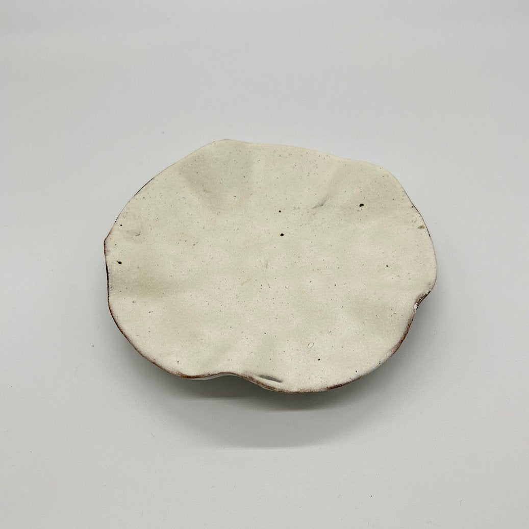 Shiromoegi Lily Plate (Medium)