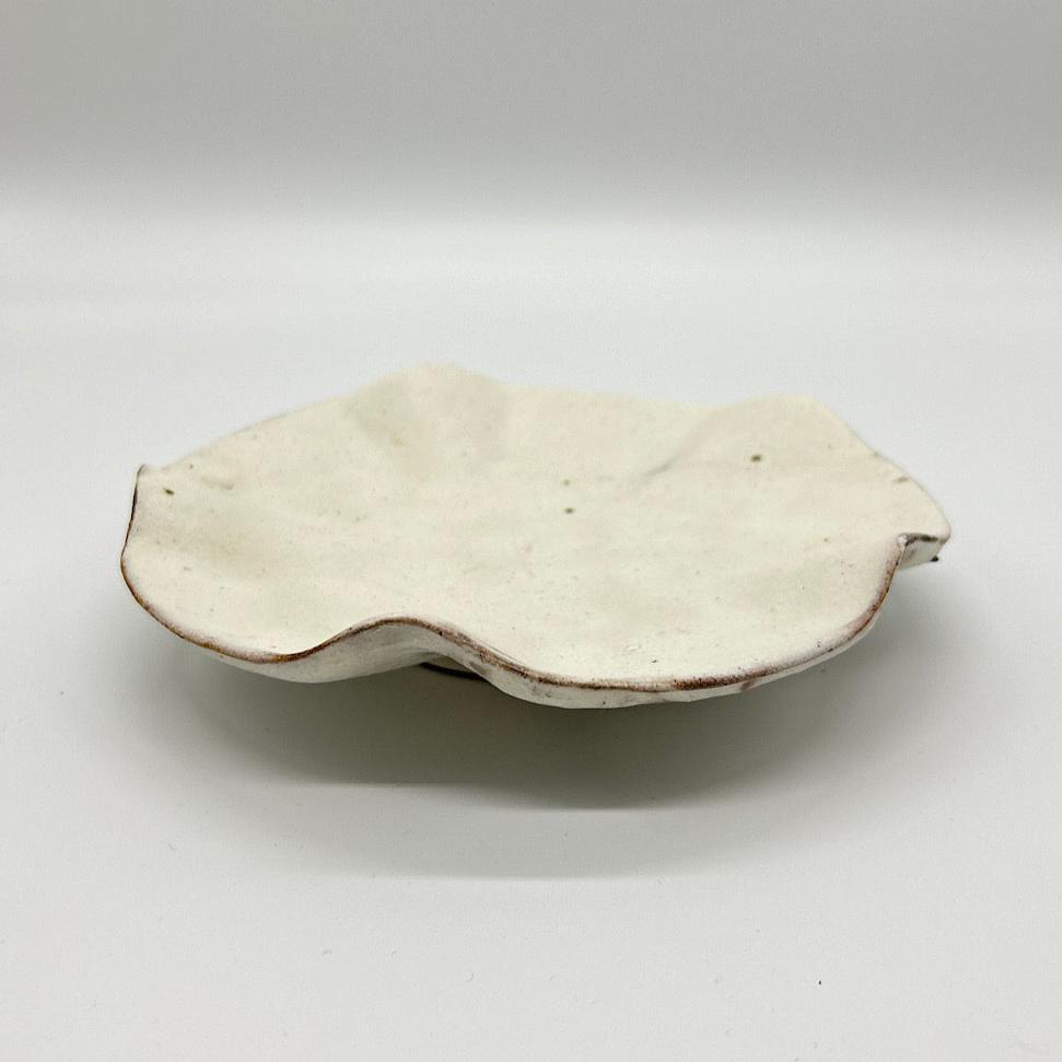 Shiromoegi Lily Plate (Medium)