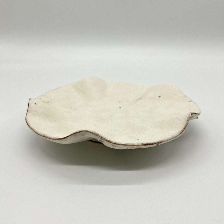 Shiromoegi Lily Plate (Medium)