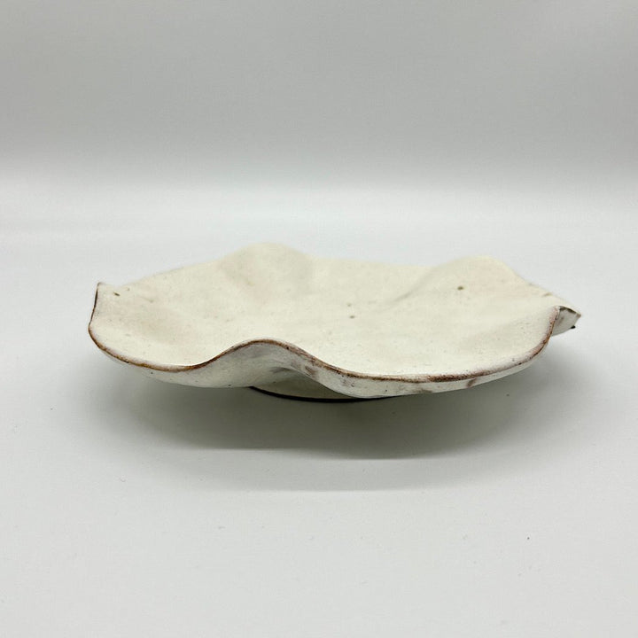 Shiromoegi Lily Plate (Medium)