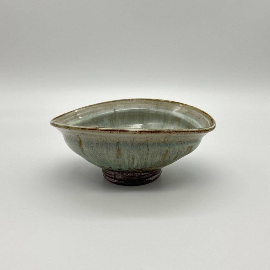 Straw-ash glaze oval small bowl