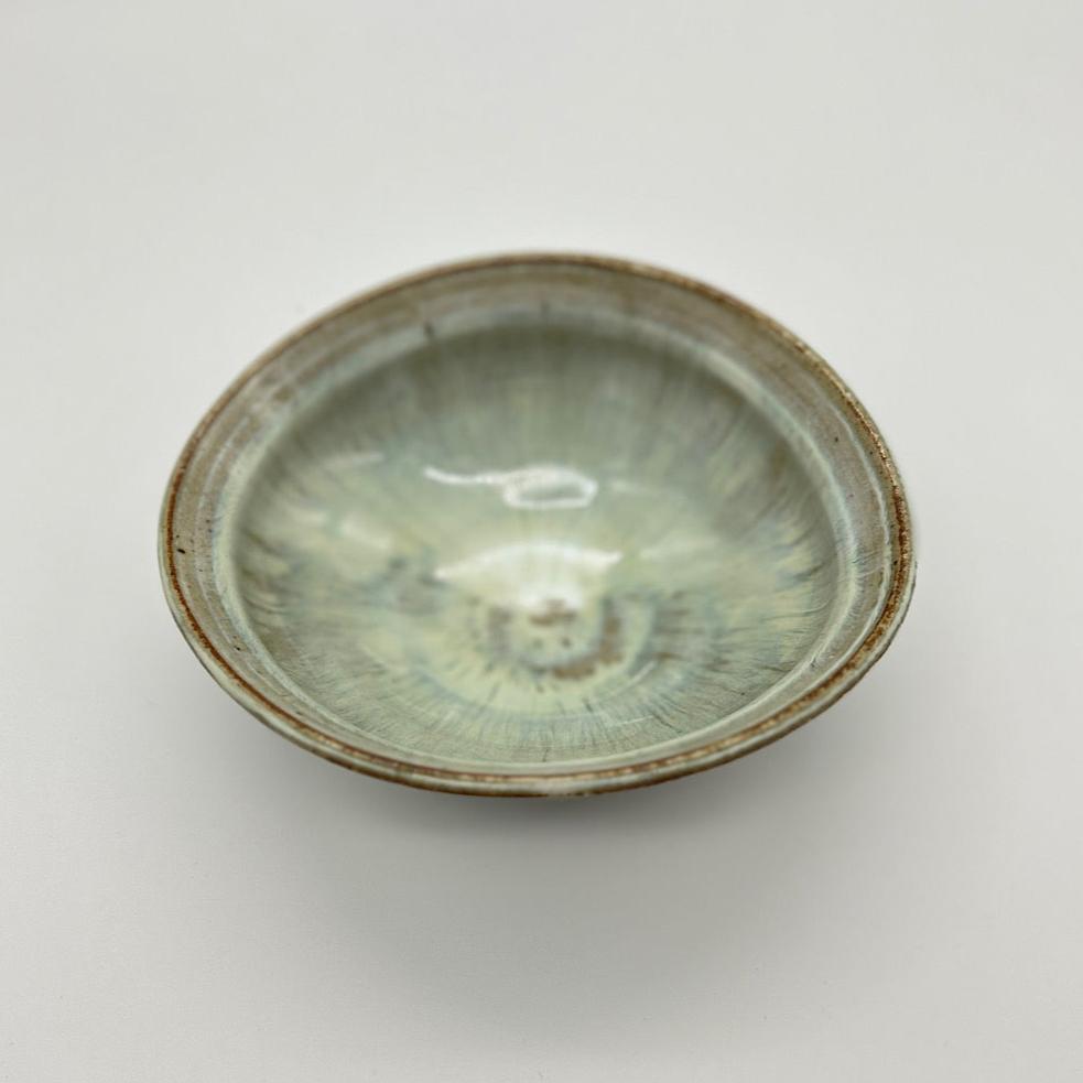 Straw-ash glaze oval small bowl