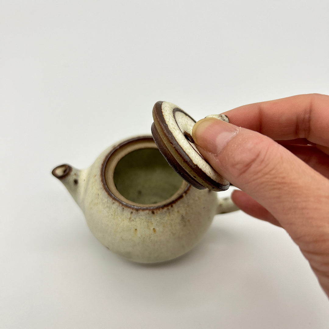 Round teapot (Nostalgia)