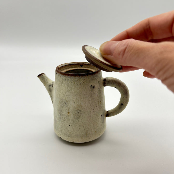 Cylindrical teapot