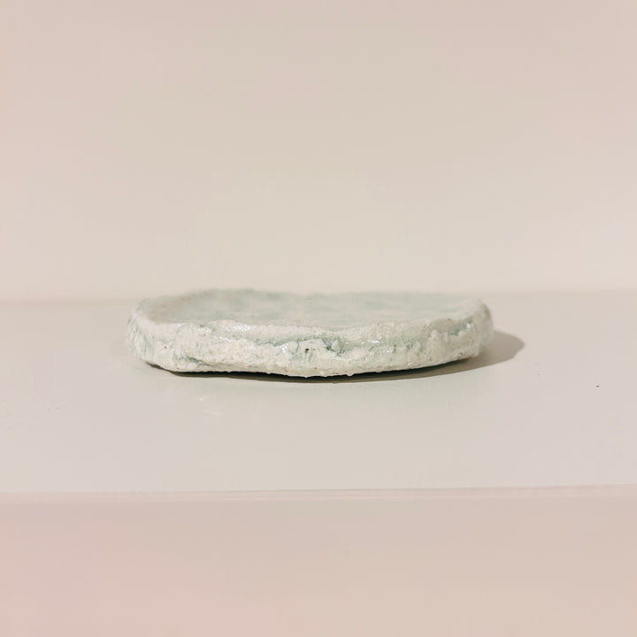 Flowing color hammered plate 