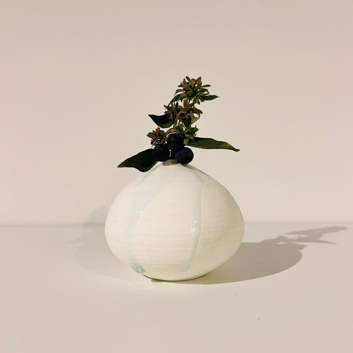 Flowing color vase