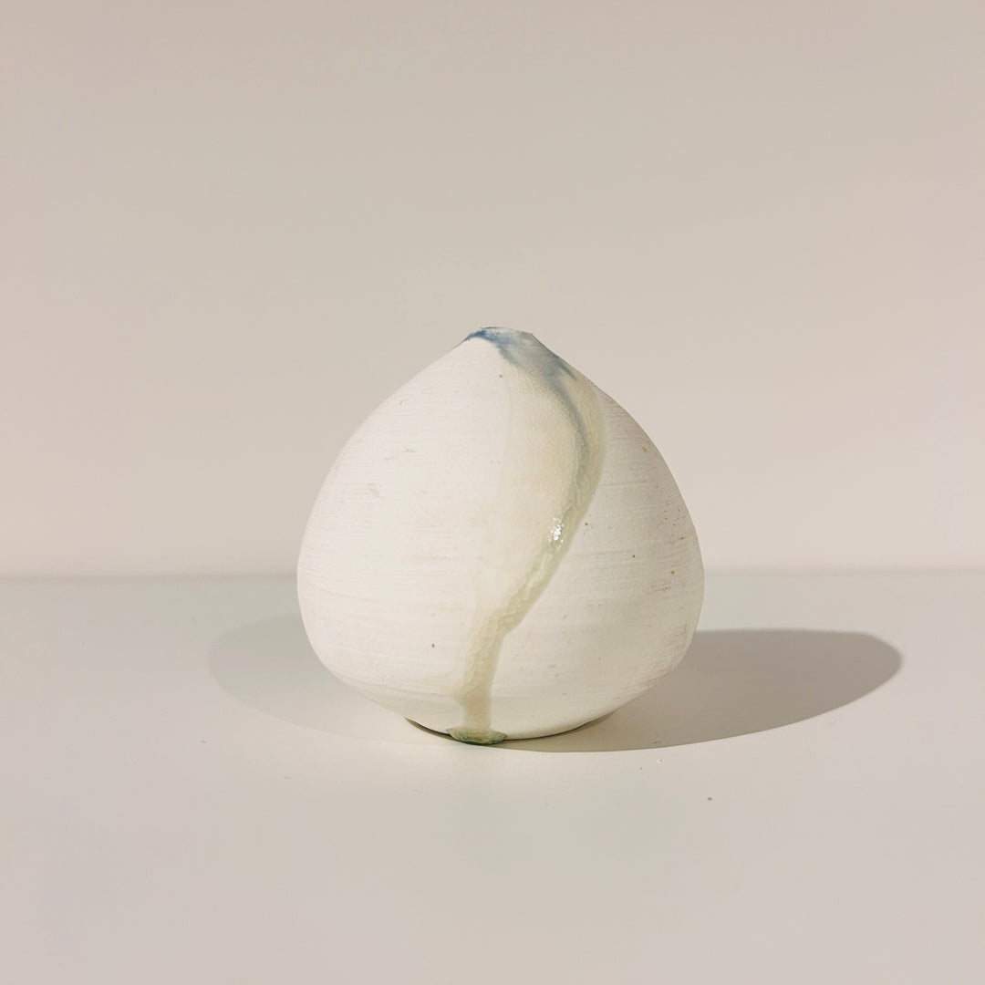 Flowing color vase