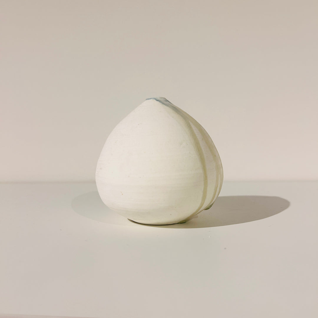 Flowing color vase
