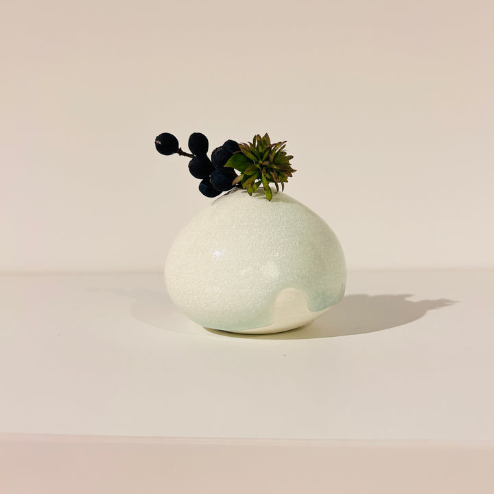 Flowing color vase