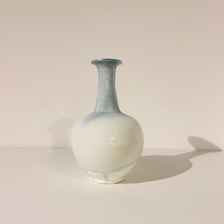 Flowing color long-jawed bottle