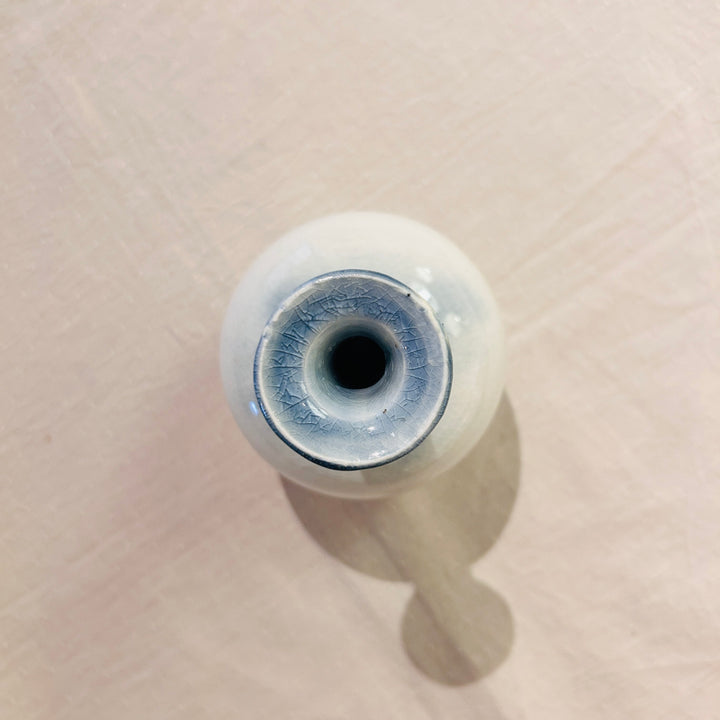 Flowing color long-jawed bottle