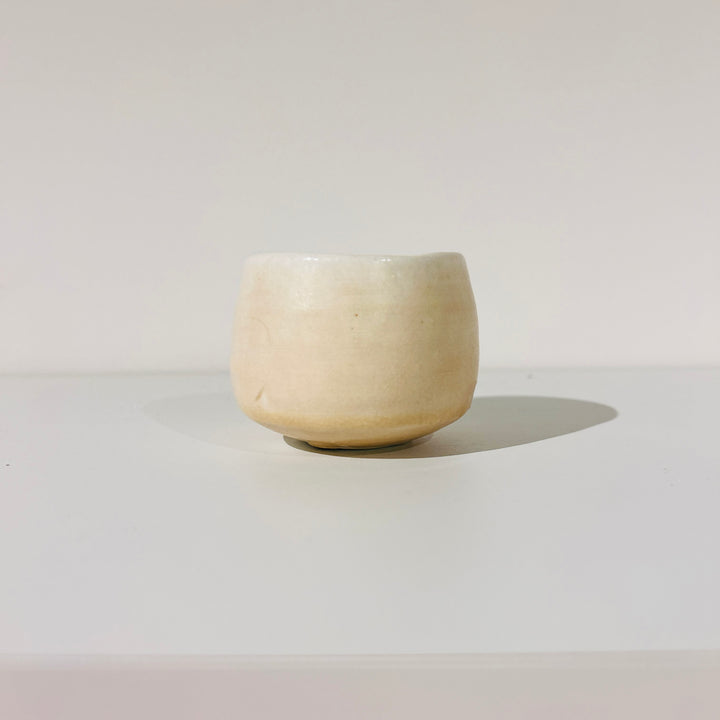 Flowing color sake cup
