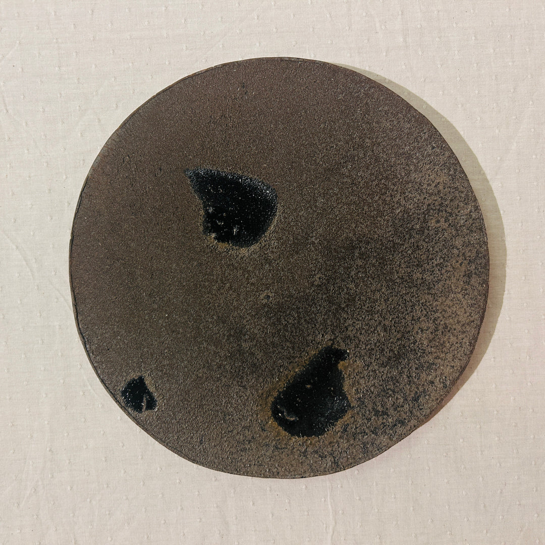 middole-sized plain plate 43