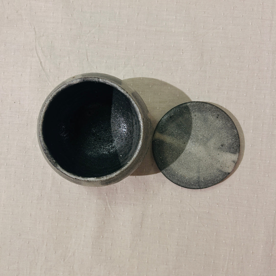 粉引蓋物117