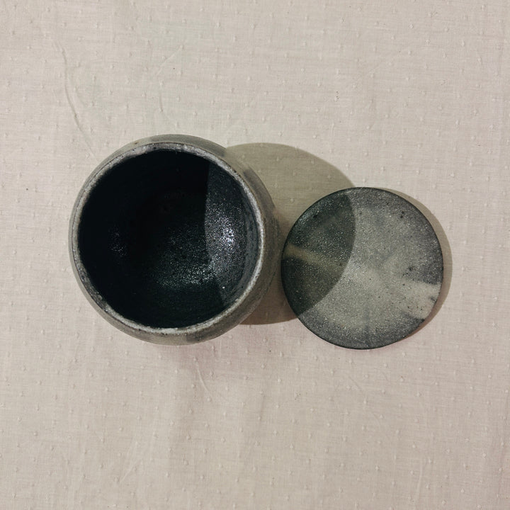 粉引蓋物117