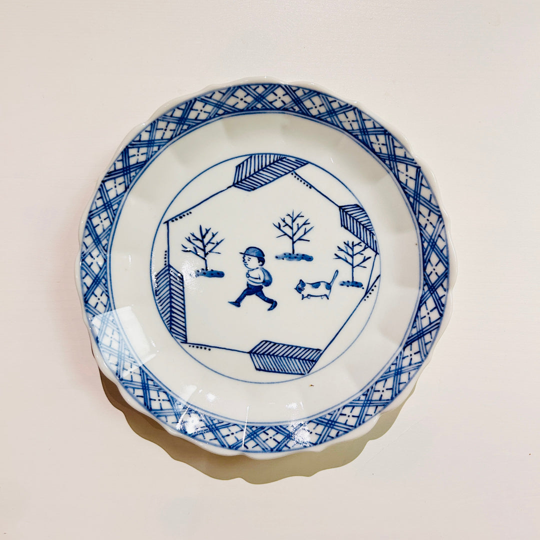 small lower-shaped plate, hiking