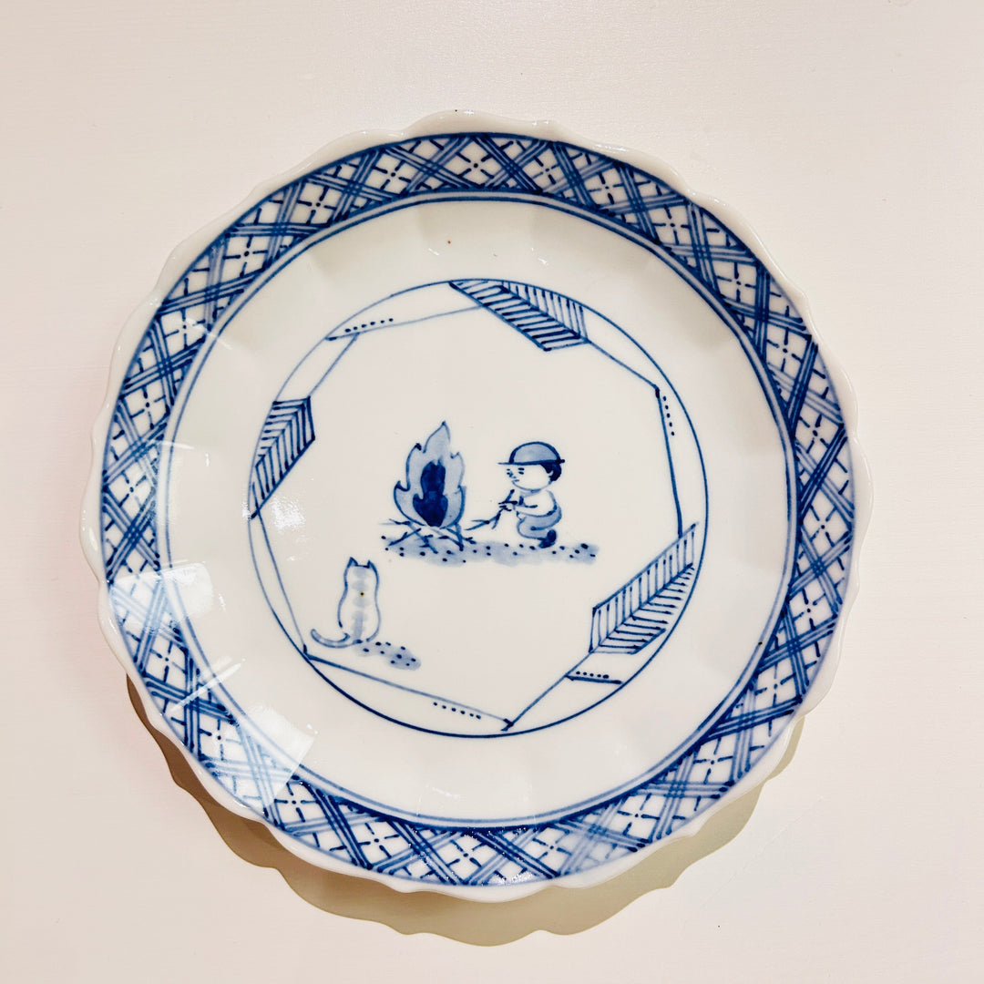 small flower shaped plate bonfire