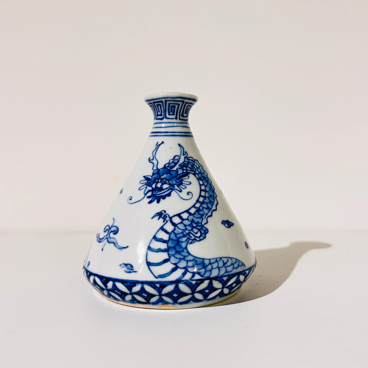 Flower vase, dragon