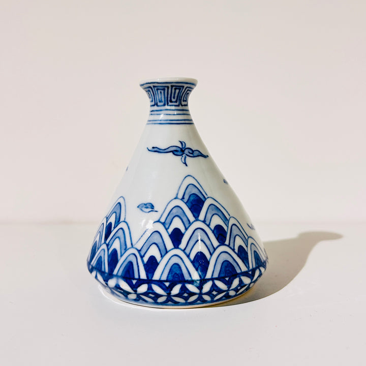 Flower vase, dragon