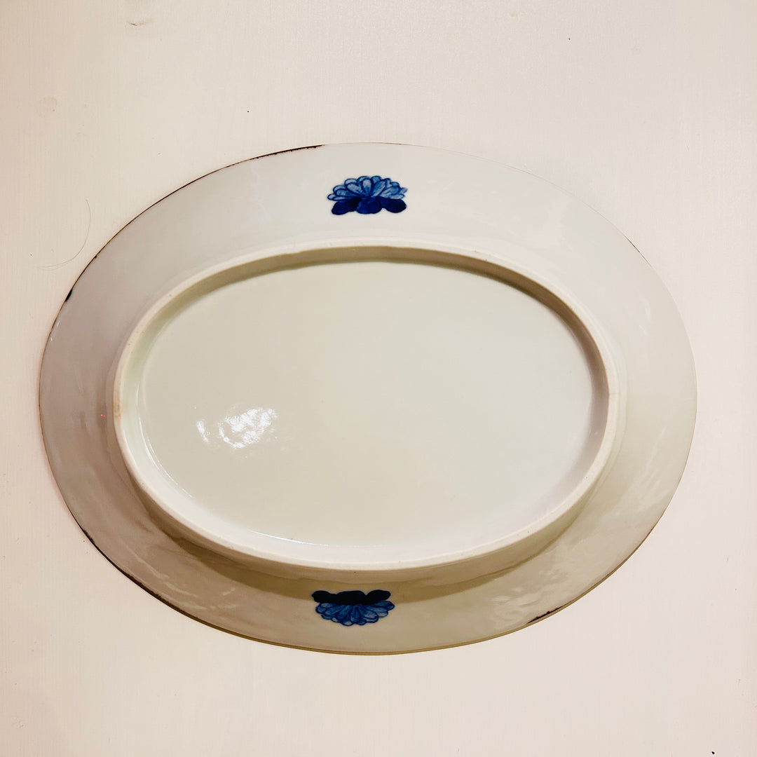 Oval Plate: Romance of the Three Kingdoms - Sima Yi and Cao Cao Picking Flowers