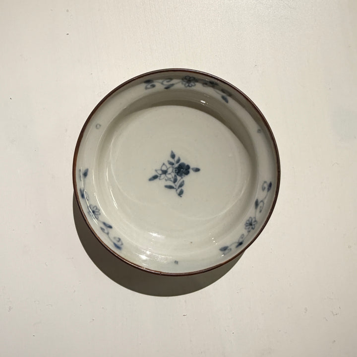 染付だみ花文小皿
