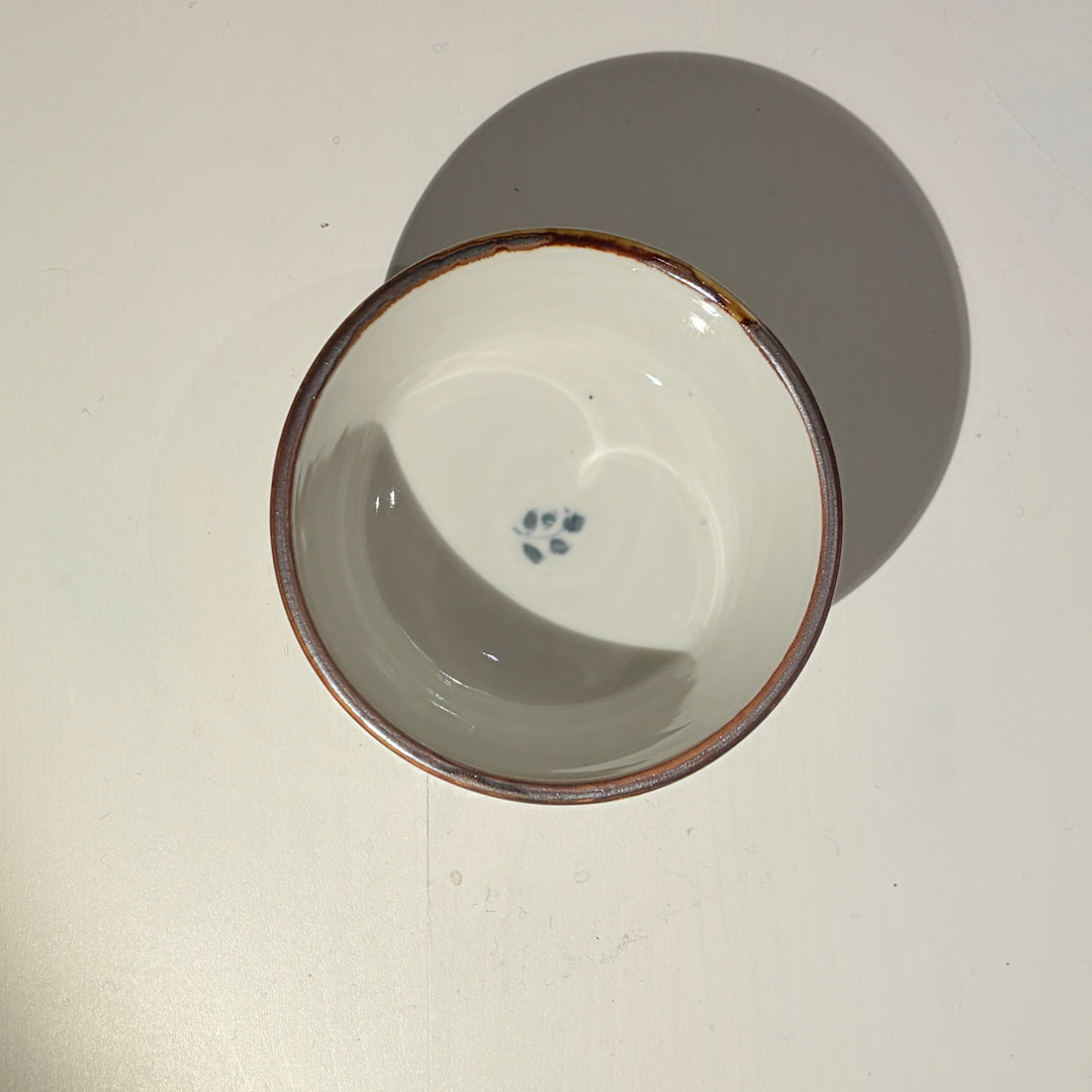 Blue and white flower design bowl