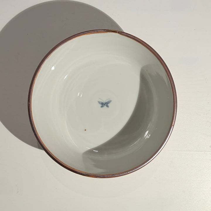 Blue and white flower design bowl