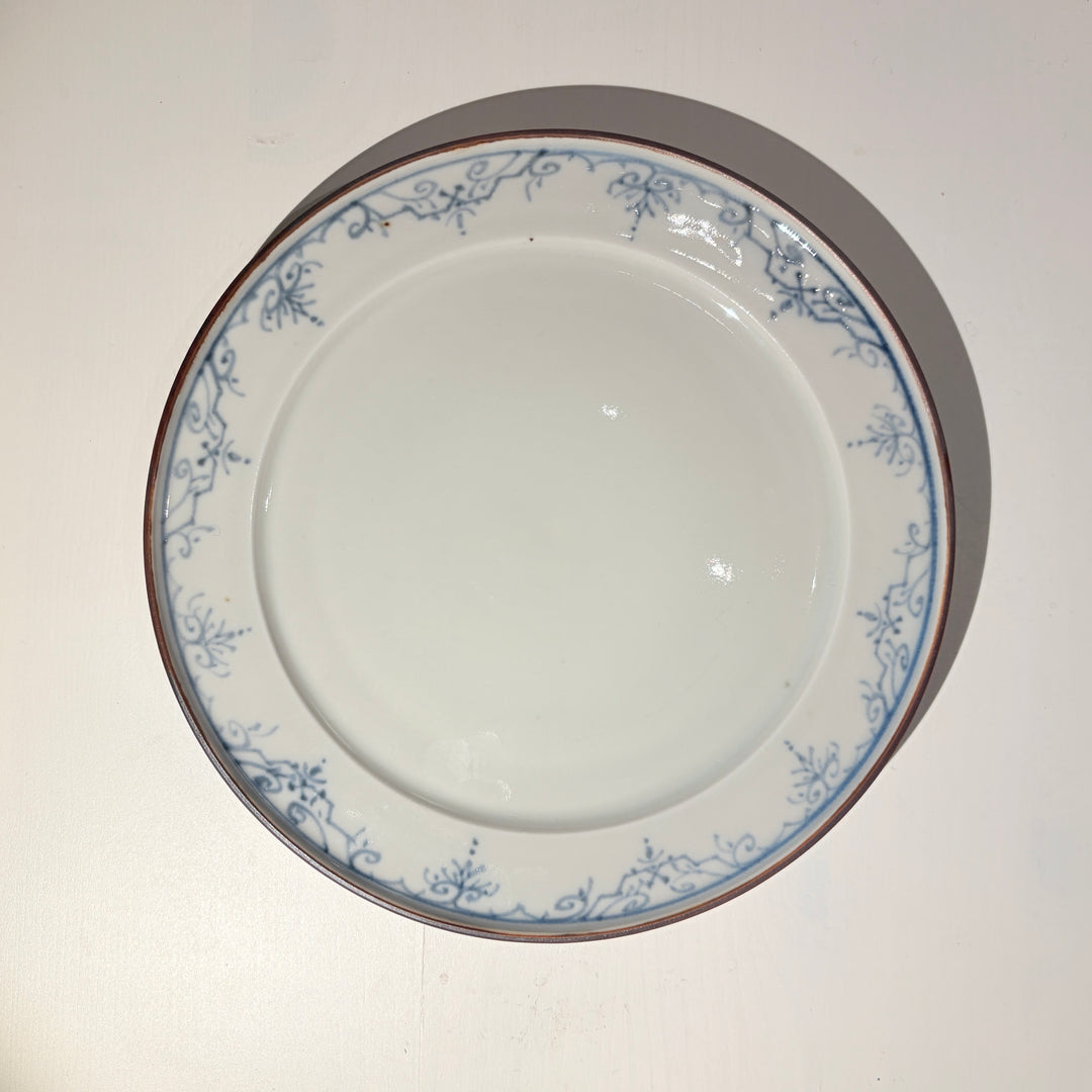 染付洋唐草文リム６寸皿